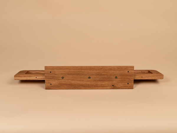 Полка с валиком для ног в бане Woodson, дуб