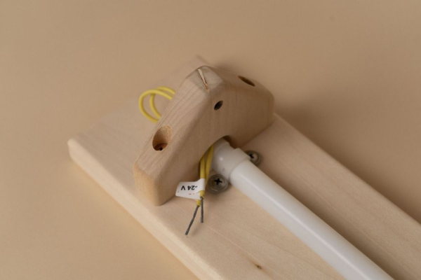 Светильник Woodson FIJI Line угловой со светодиодной лентой, Липа (24V) Светильник Woodson FIJI Line угловой со светодиодной лентой, Липа (24V)